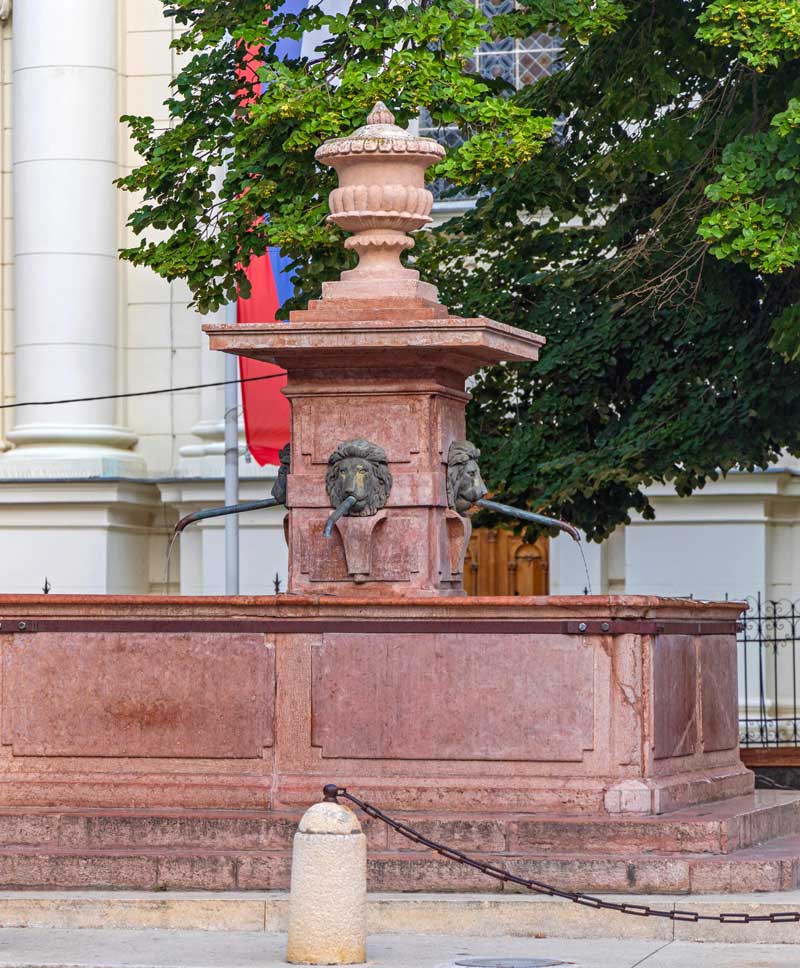 Four Lions Fountain
